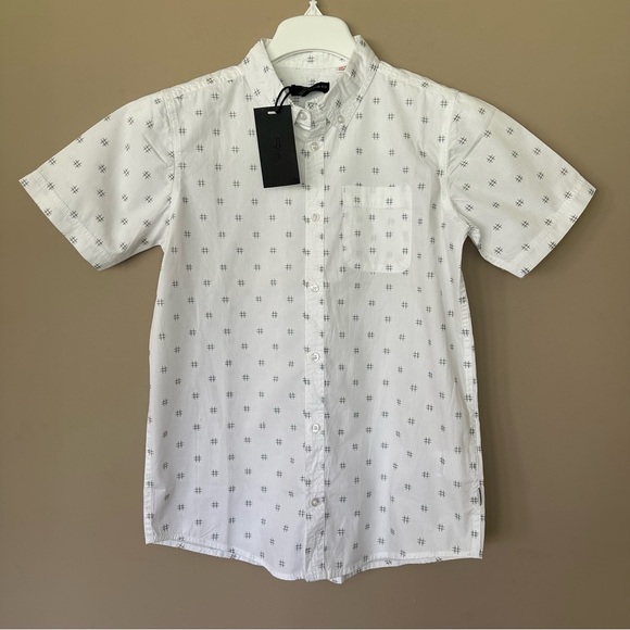 NWT White  Short Sleeve Button Shirt Boys Youth Large  Silver Jeans Tic Tac Toe - Picture 1 of 9